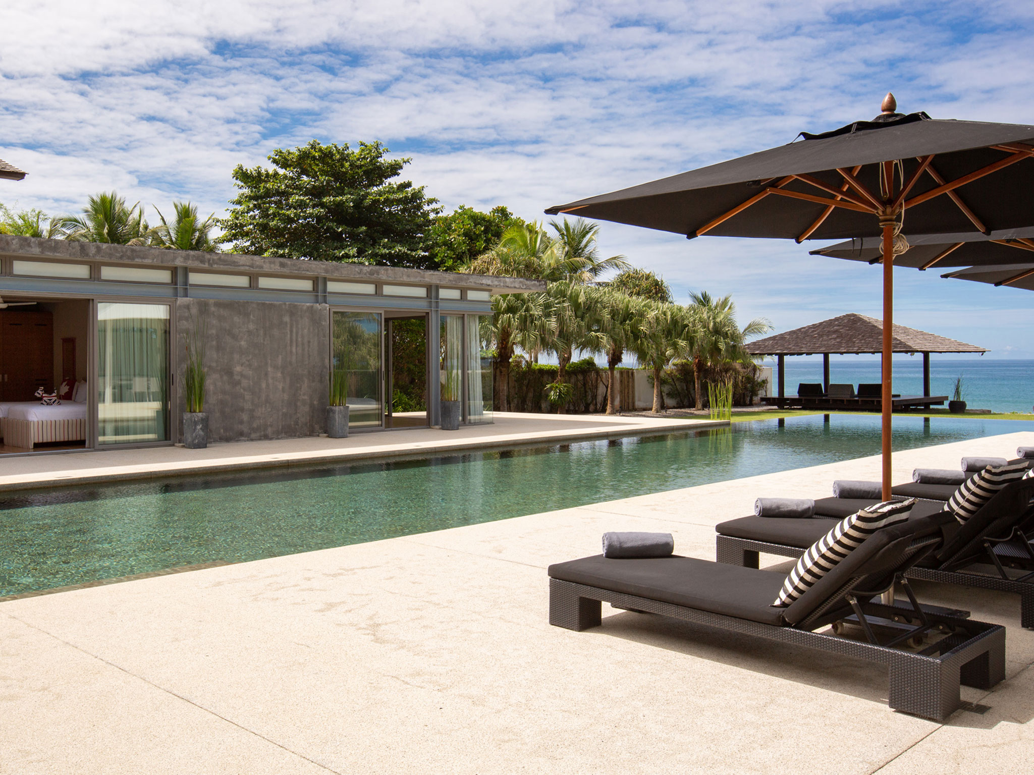 001 Villa Essenza - Exquisite poolside view