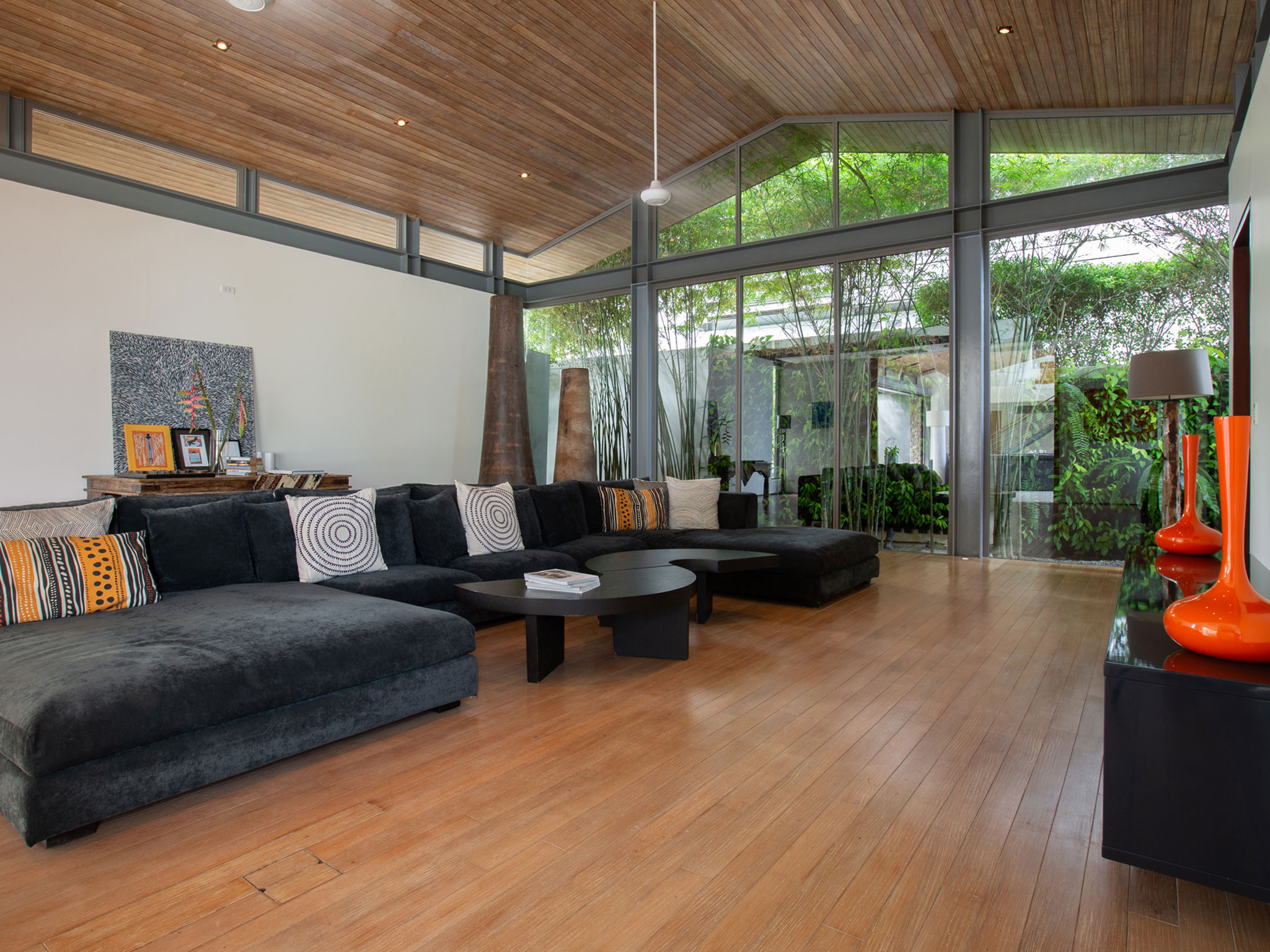 009 Villa Essenza - Living room