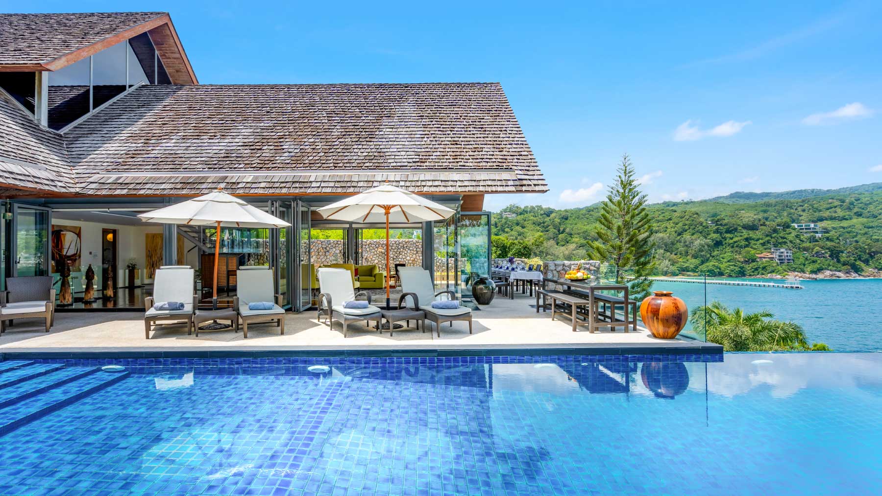 01-Villa-Rom-Trai-Swimming-Pool-Area