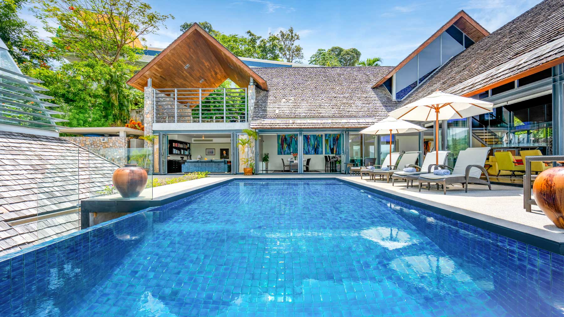 02-Villa-Rom-Trai-Swimming-Pool-Area