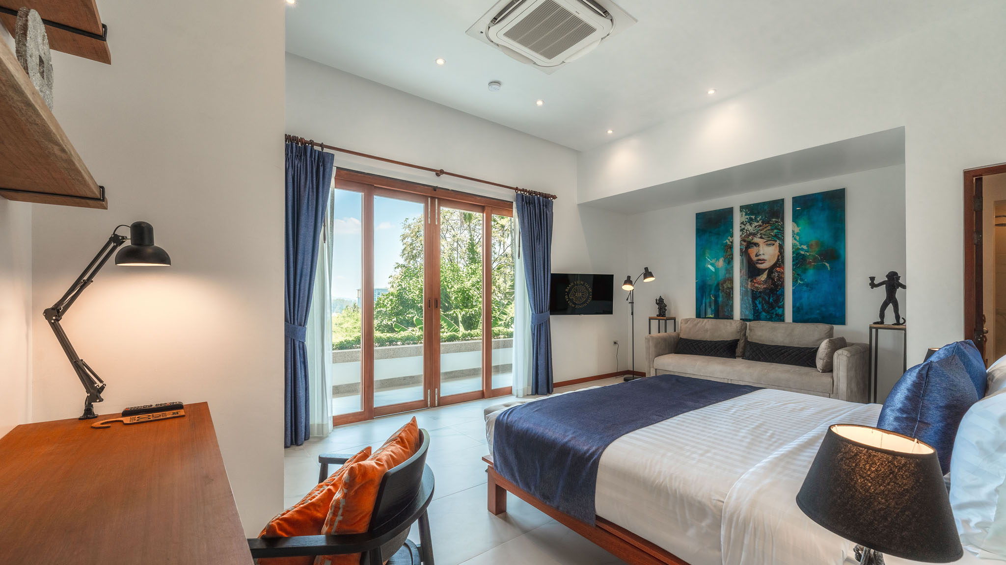 11 Sea View Zenith - Spacious guest bedroom