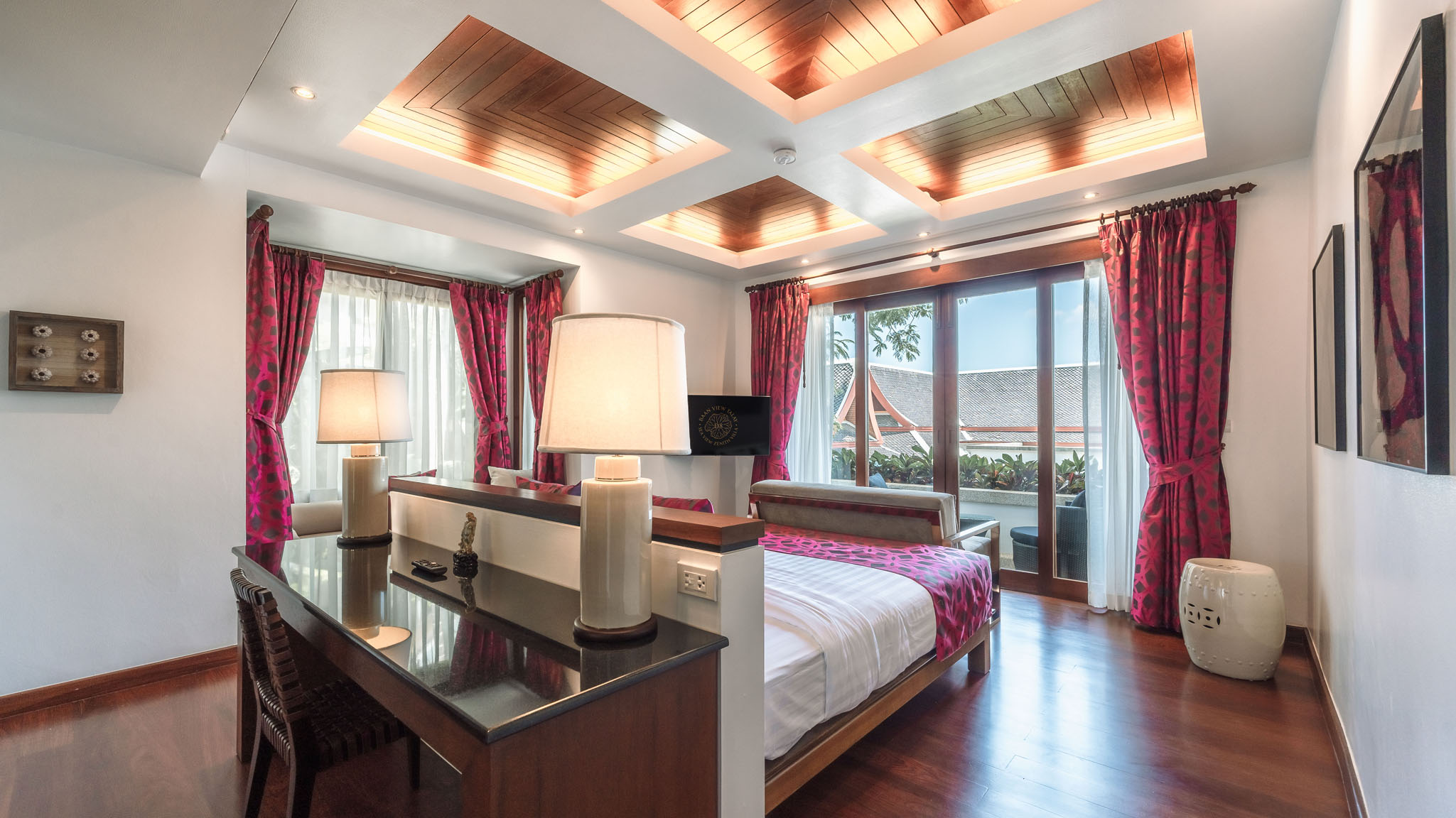 12 Sea View Zenith - Elegant bedroom