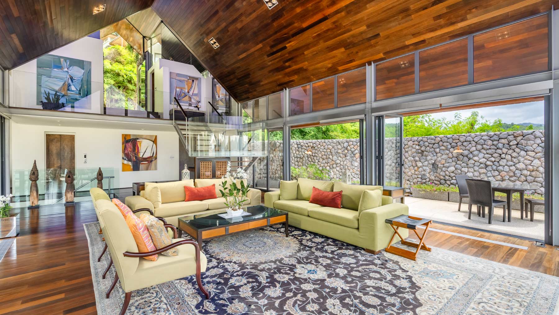12-Villa-Rom-Trai-Living-Area