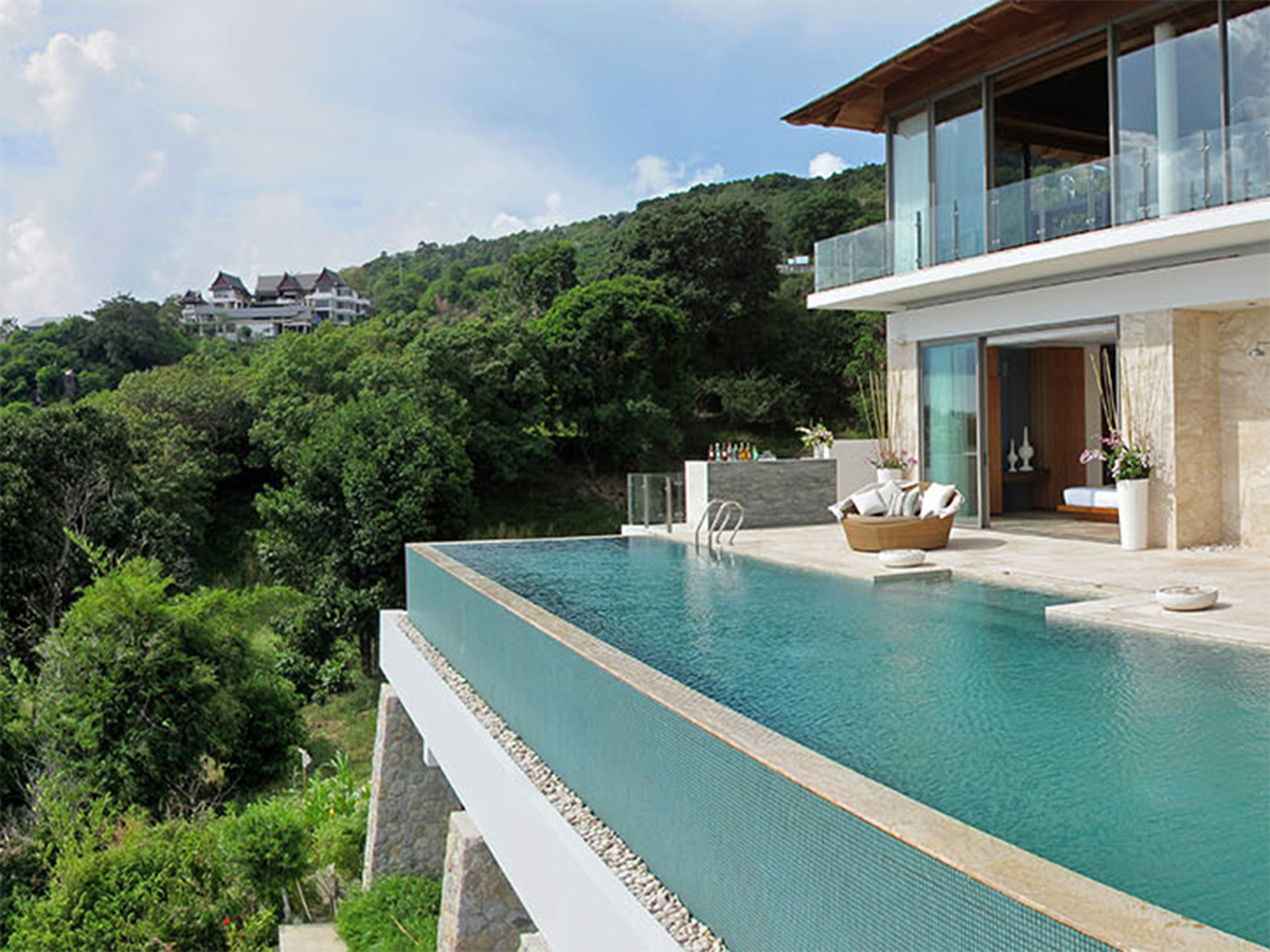 20. Villa Minh - Cliff edge haven