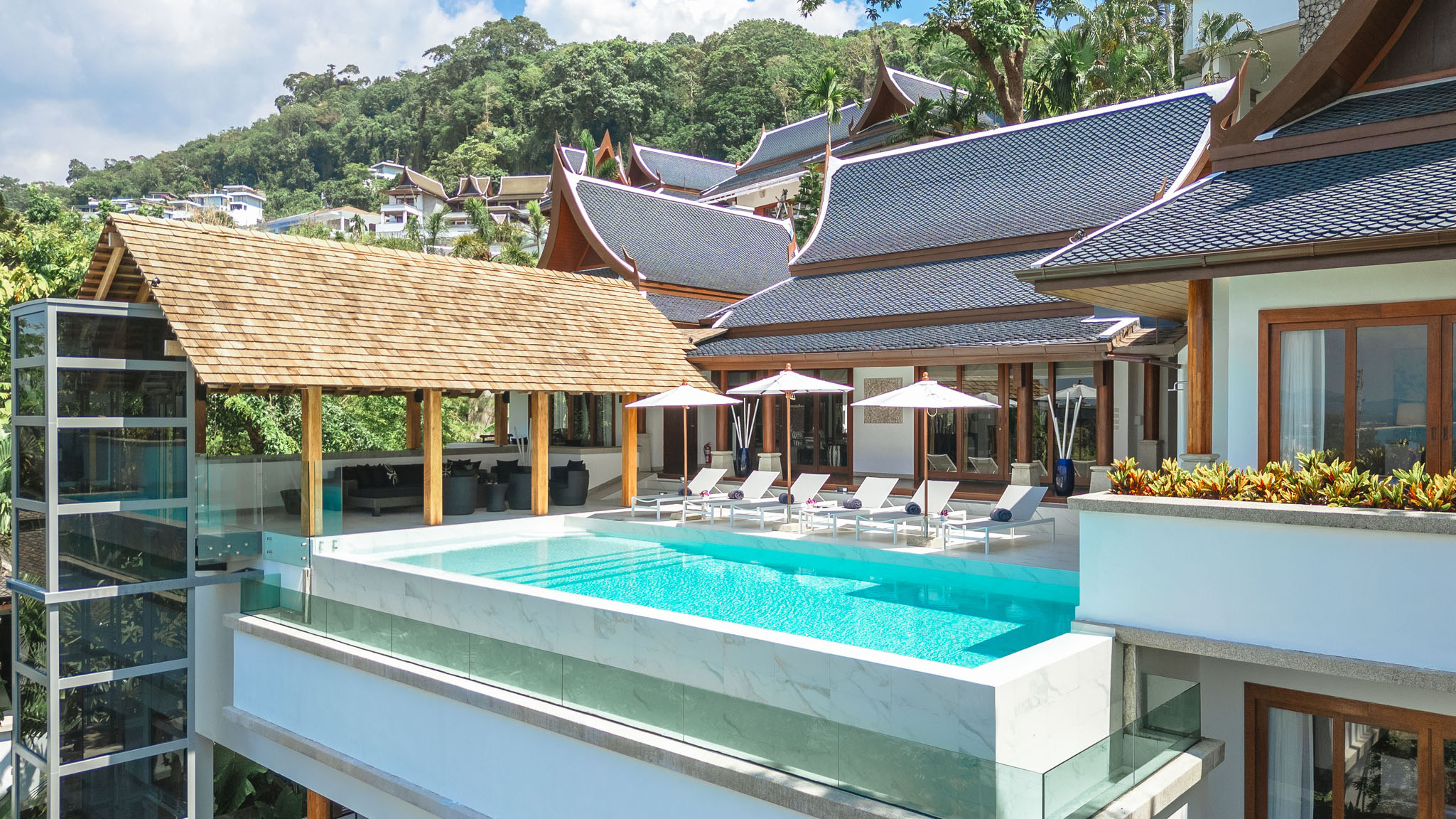 21 Sea View Zenith - Sunlit infinity pool and sun deck