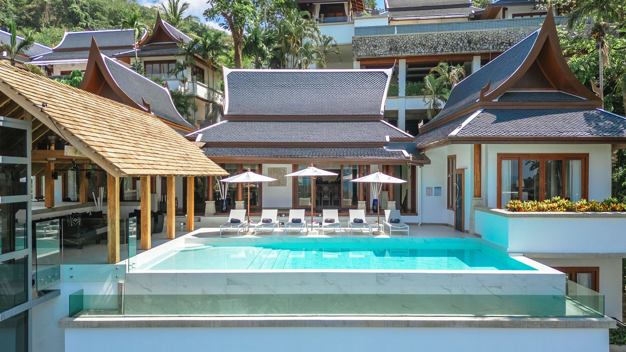 22 Sea View Zenith - Hilltop luxury haven