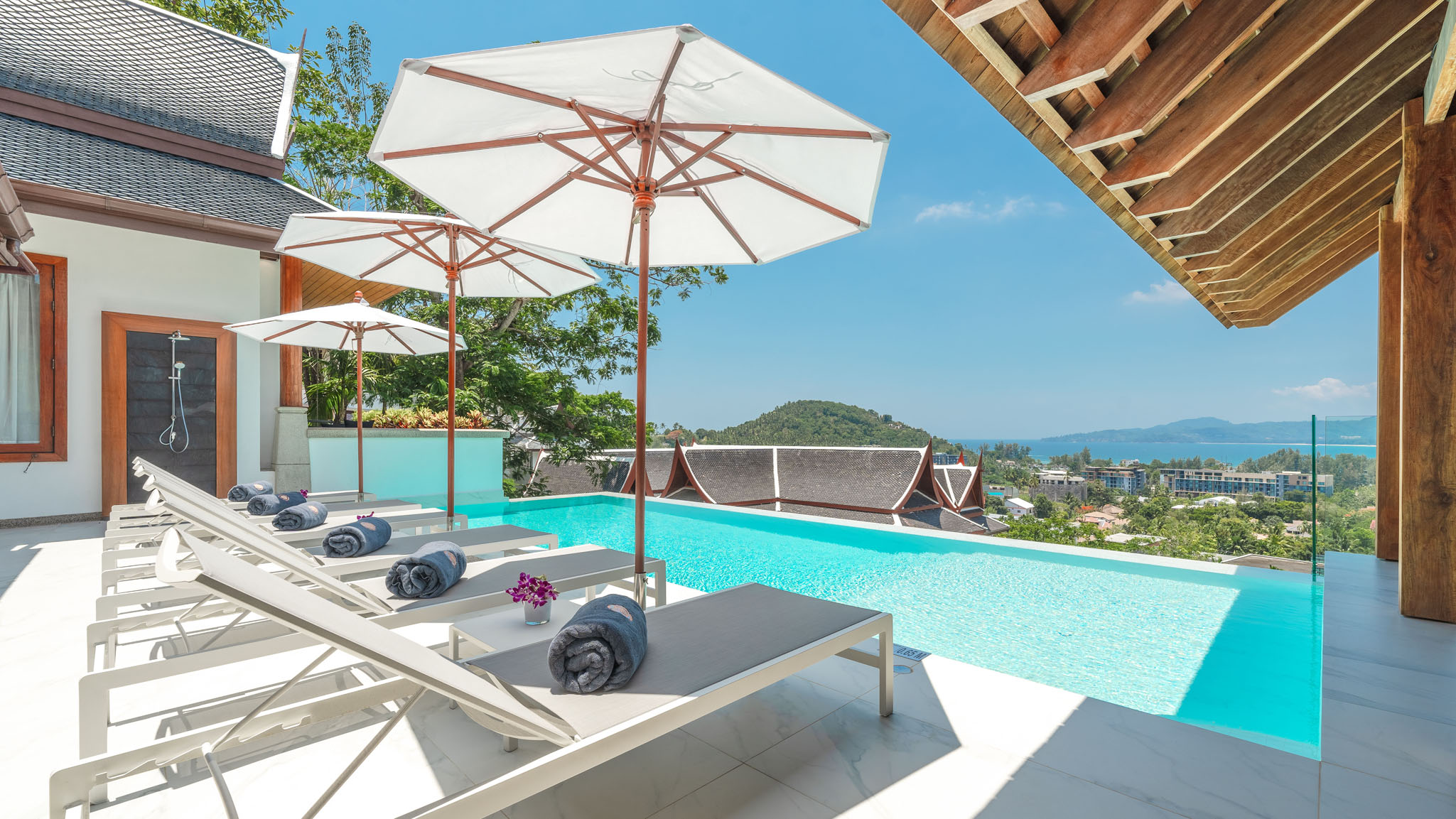 23 Sea View Zenith - Infinity pool with a fantastic view