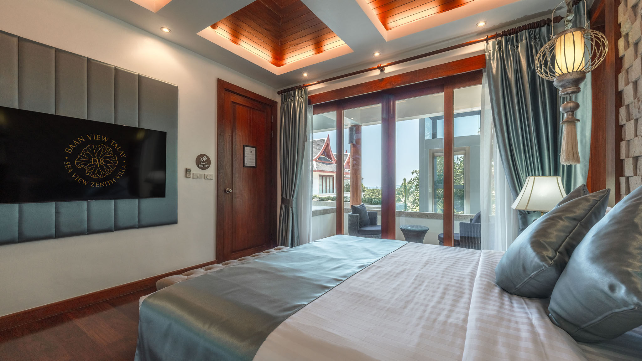 26 Sea View Zenith - Restful bedroom with terrace
