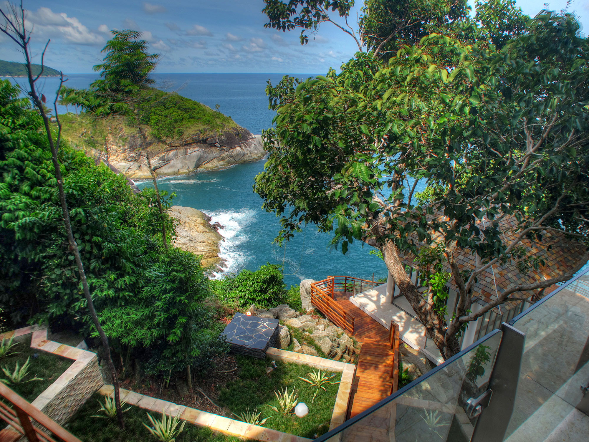 9. Villa Minh - Cliff top setting
