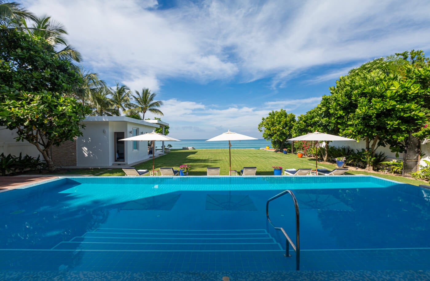 summer-estate-exterior-6