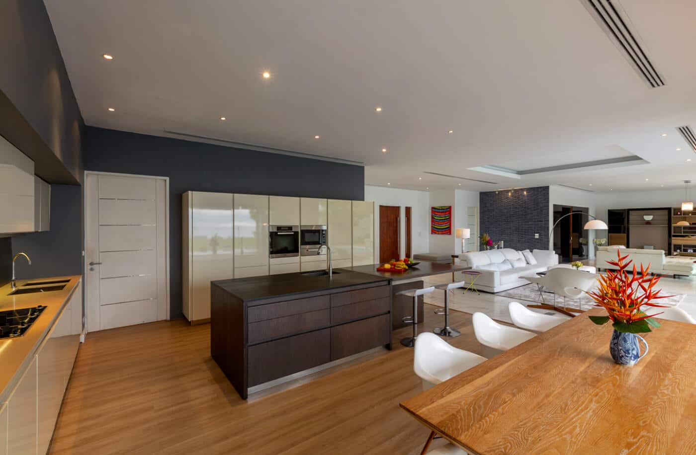 summer-estate-interior-13