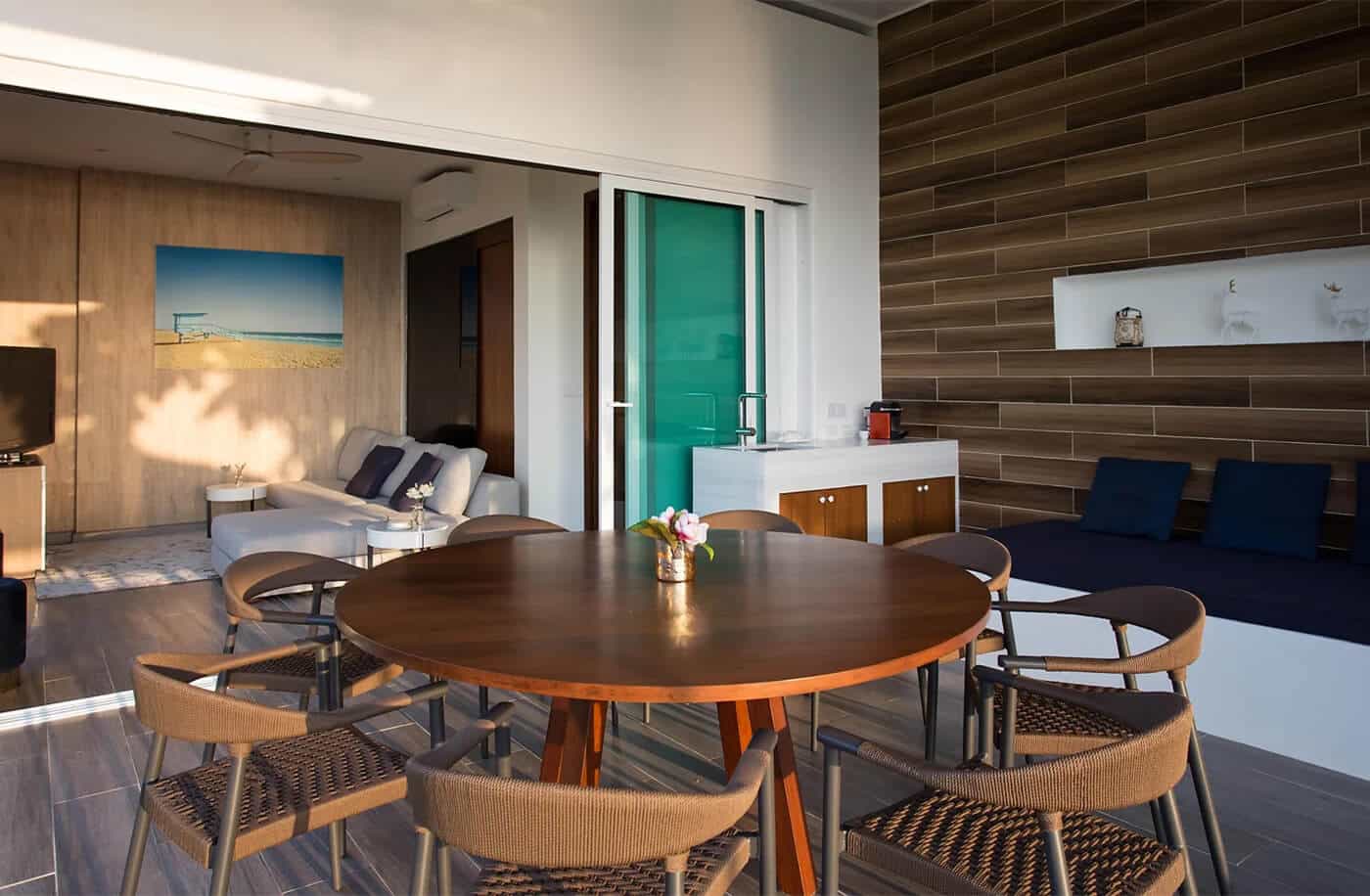 summer-estate-interior-17
