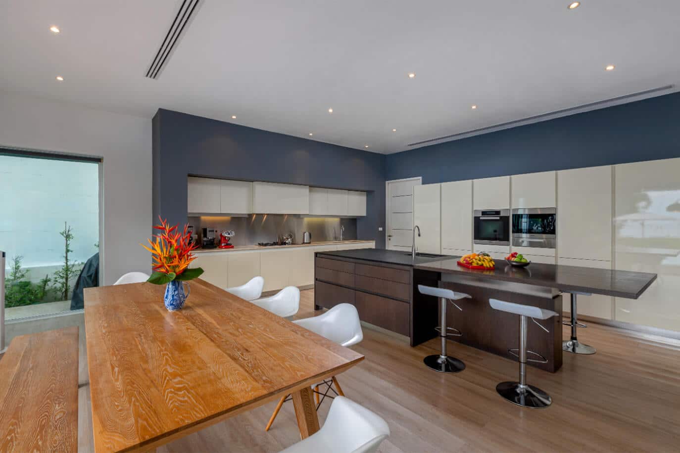 summer-estate-interior-25