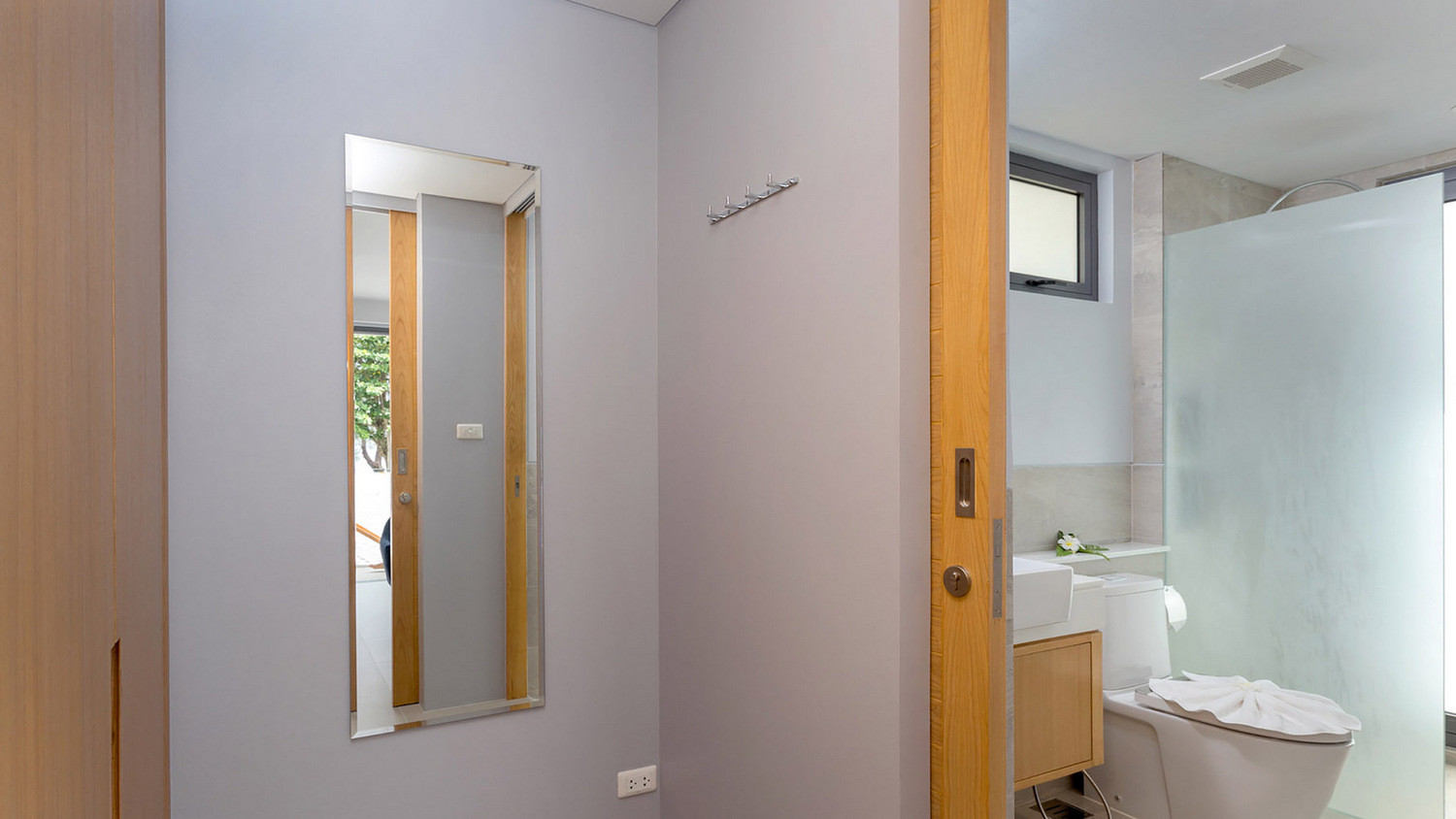 twin-villas-natai-twin-villas-natai-north-villa-bedroom-a-ensuite-5b30998d92594