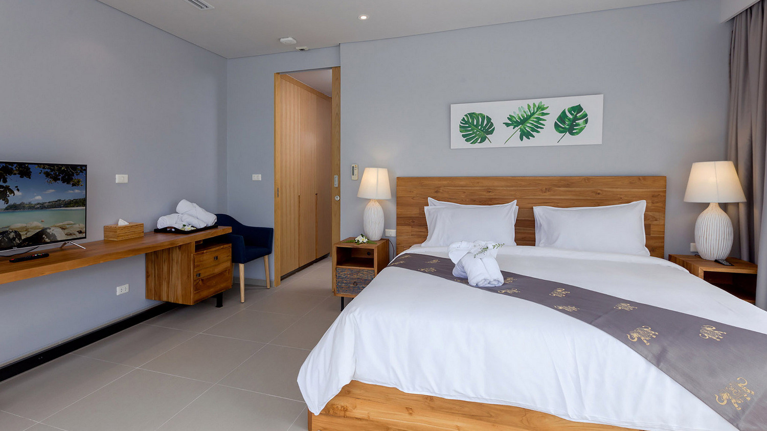 twin-villas-natai-twin-villas-natai-north-villa-bedroom-a-features-5b3099924095c