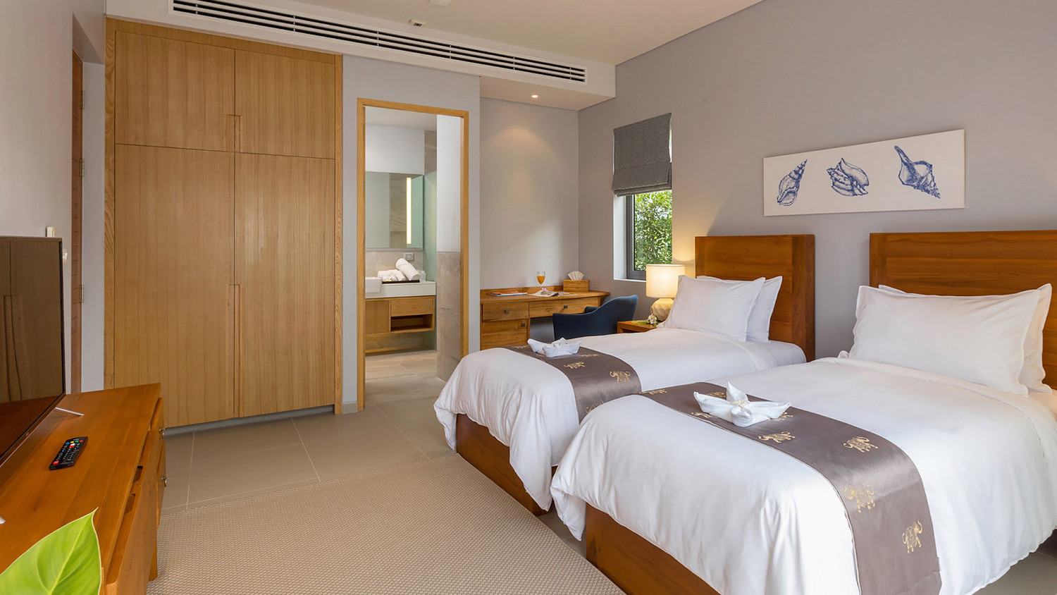 twin-villas-natai-twin-villas-natai-north-villa-bedroom-c-setting-5b3099c3a3ec3