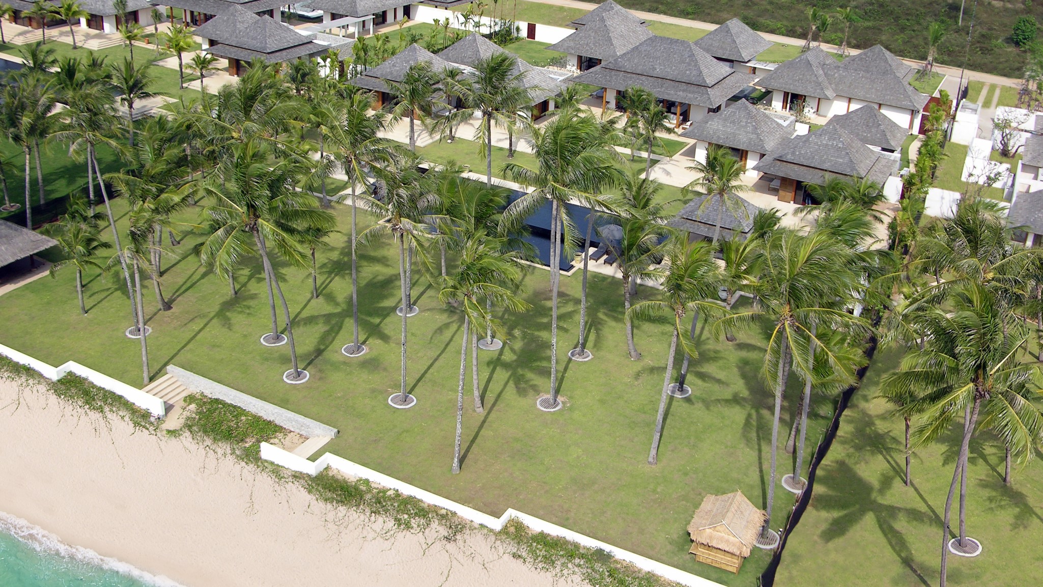 01 Jivana Beach Villas - Villa Shanti - Sprawling tropical beachfront villa