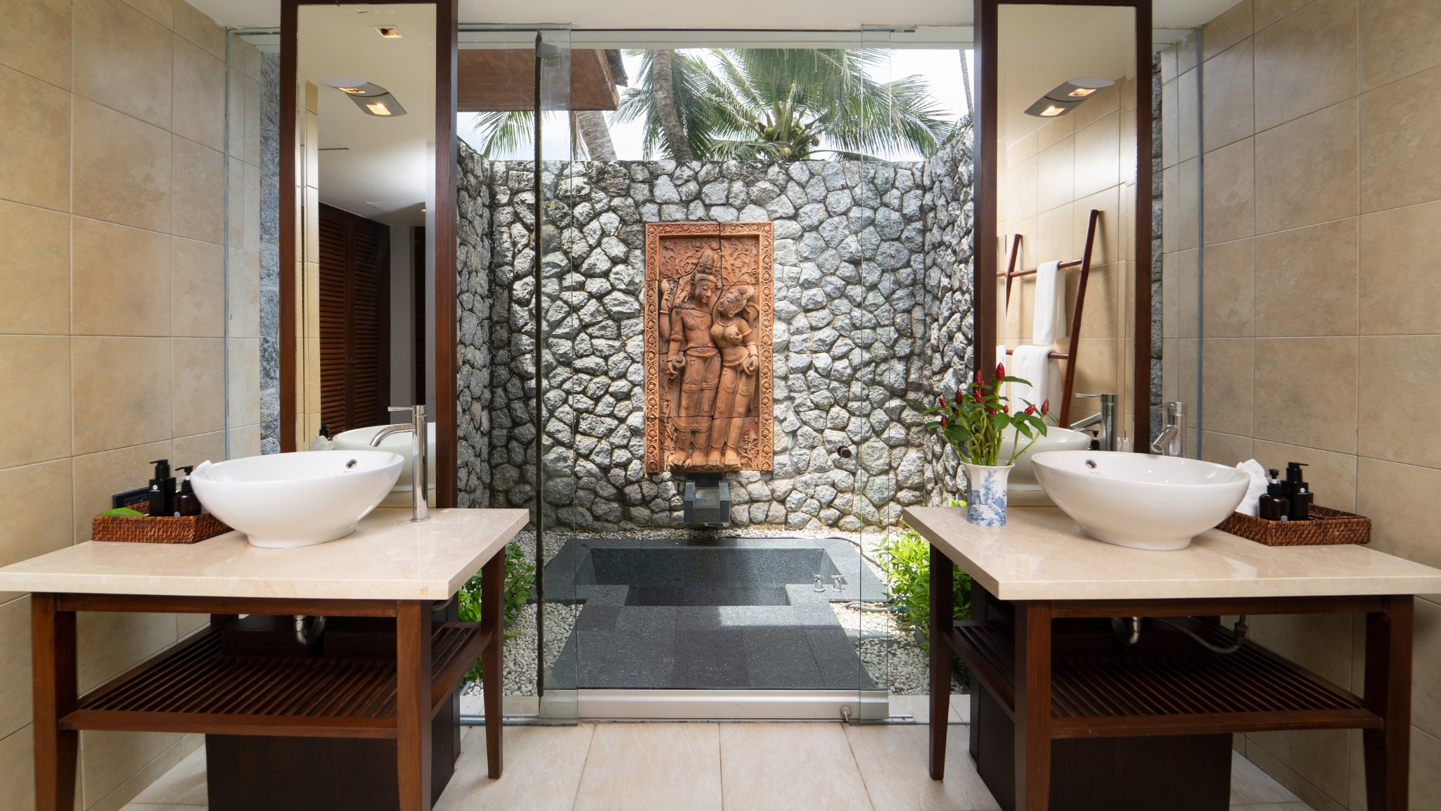 07 Jivana Beach Villas - Villa Jia - Outdoor bathtub