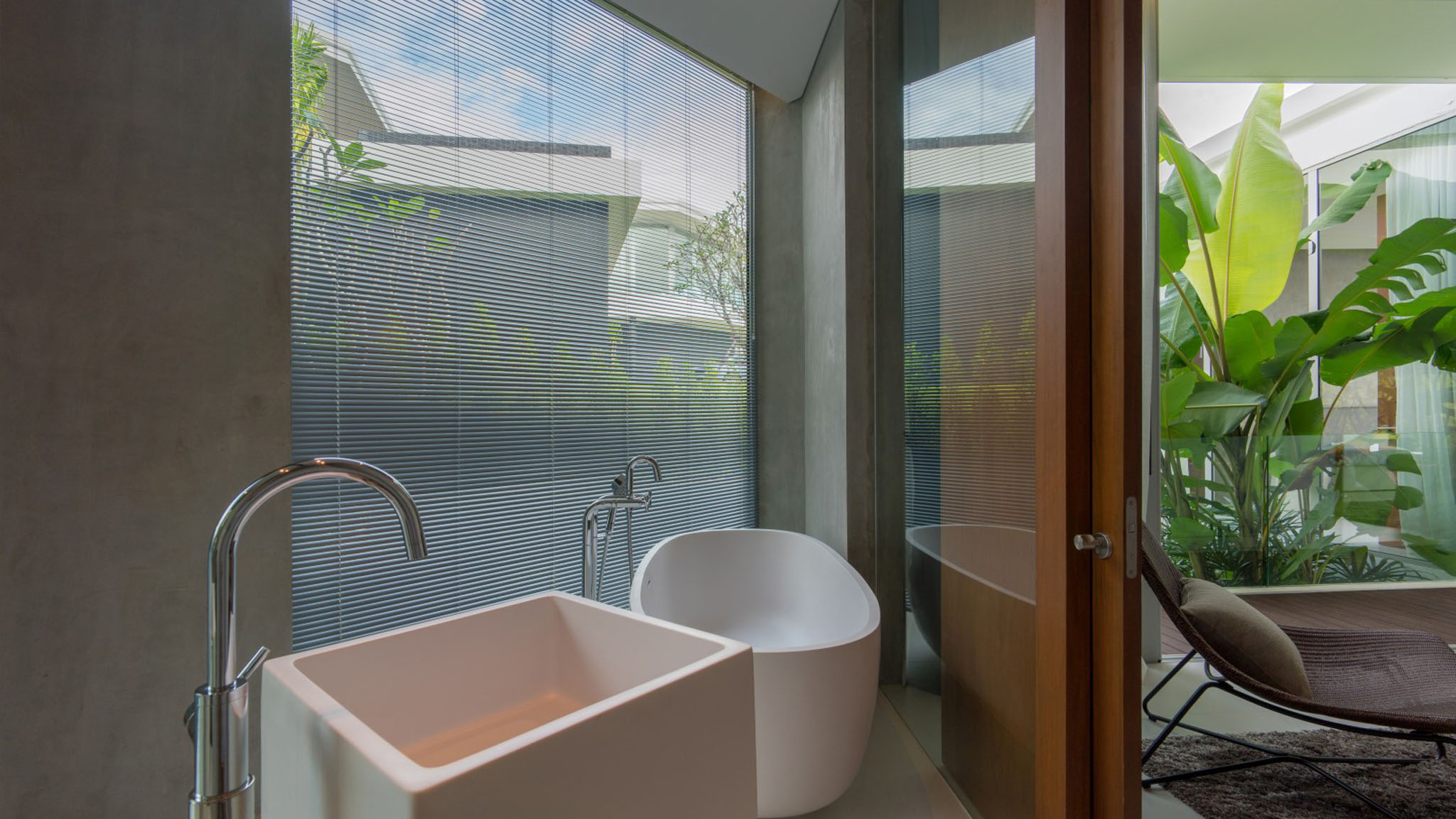 10 Villa Abiente - Modern bathroom amenities