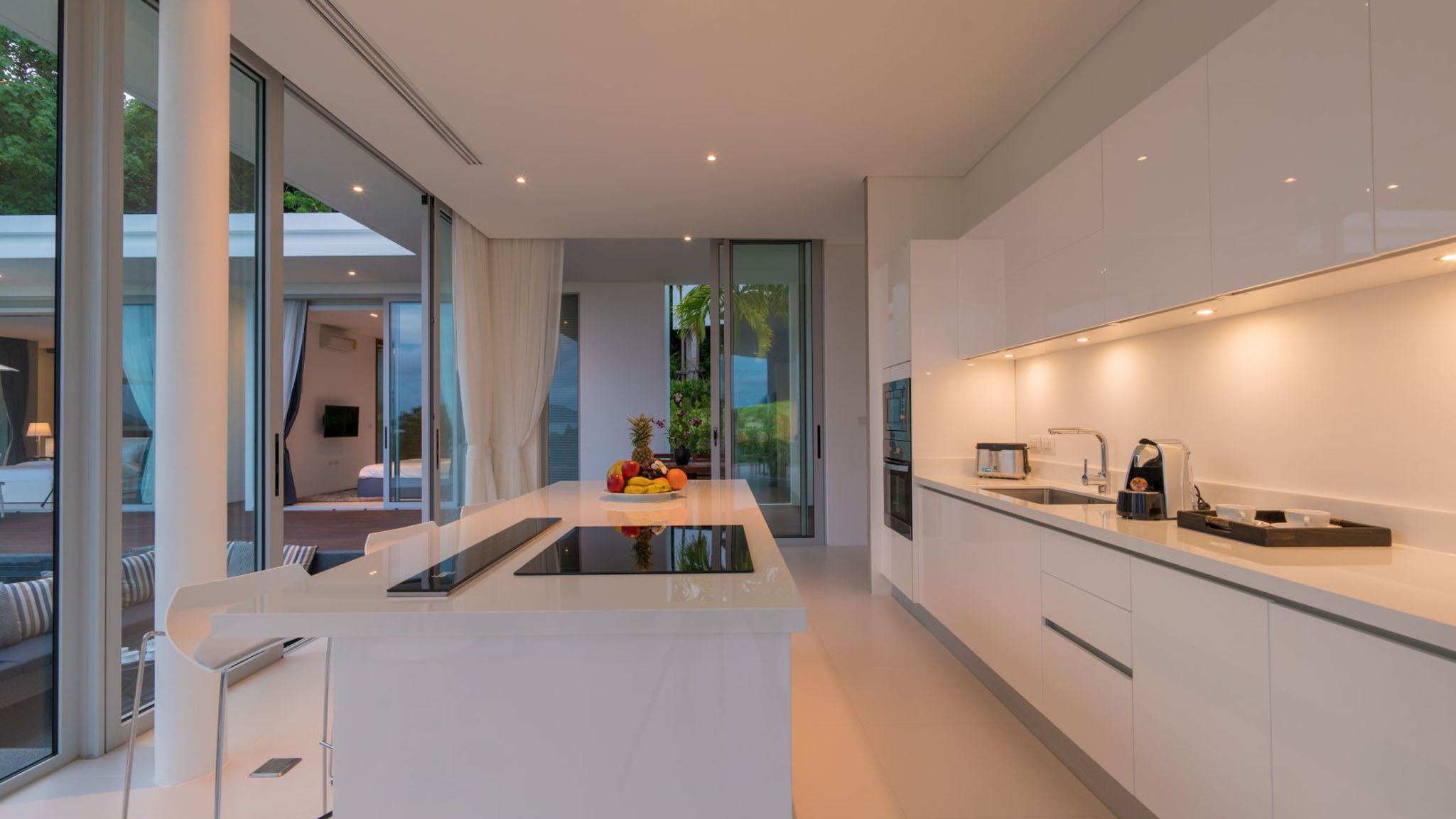 19 Villa Abiente - Modern kitchen by the pool