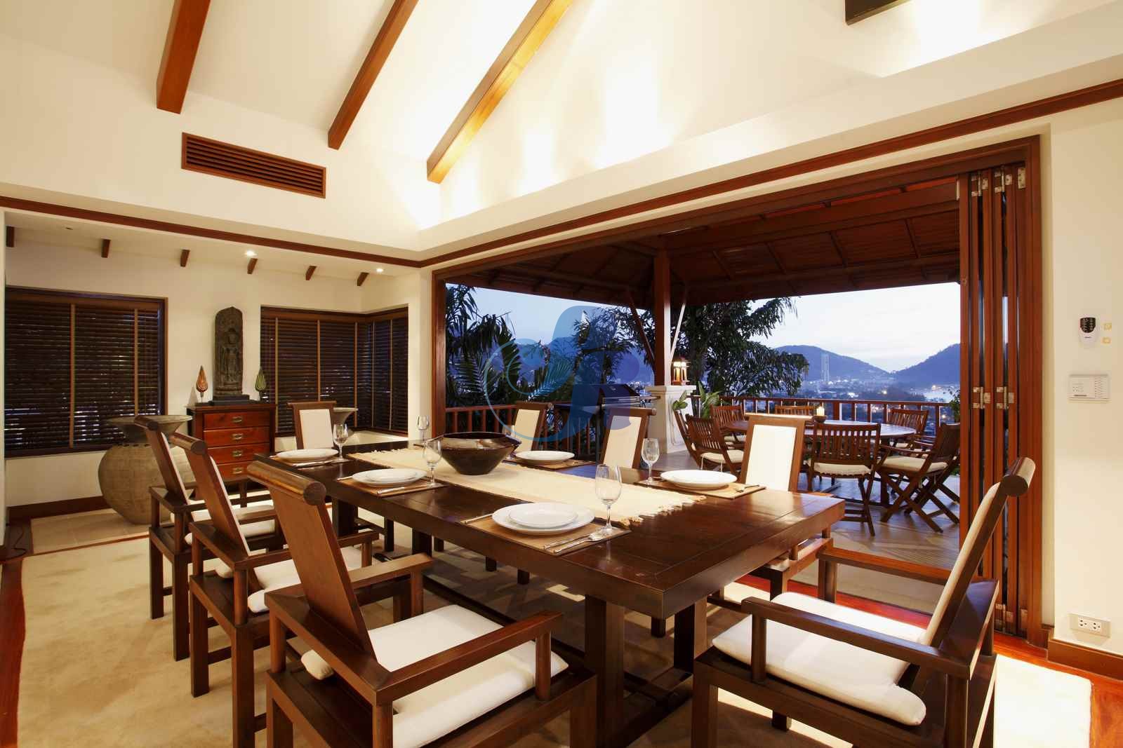 Dining-006-optim__WatermarkWyIiLCJjZW50ZXIiLDAsMF0
