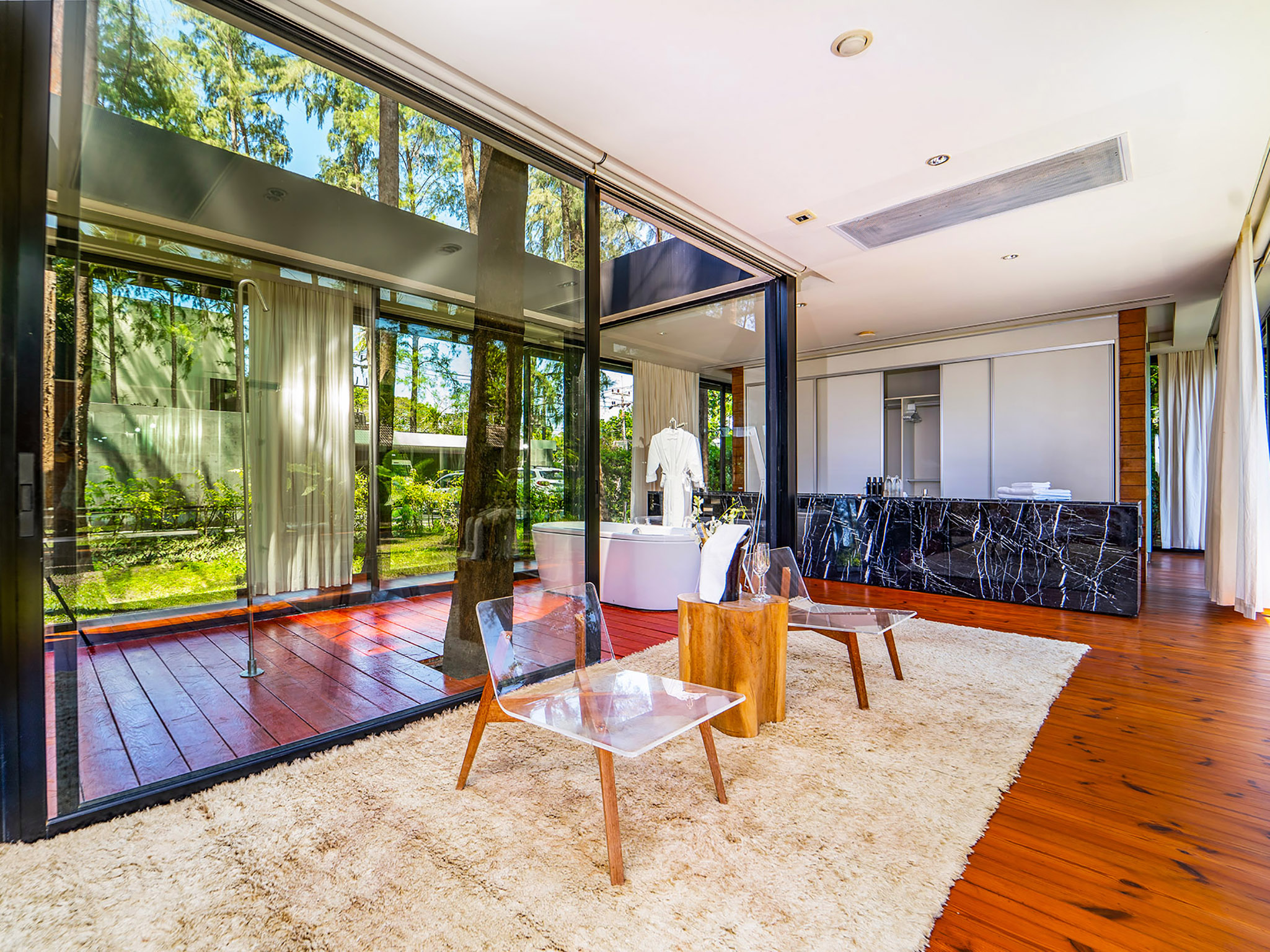 Grand Villa Noi - Elegant simplicity, master suite D