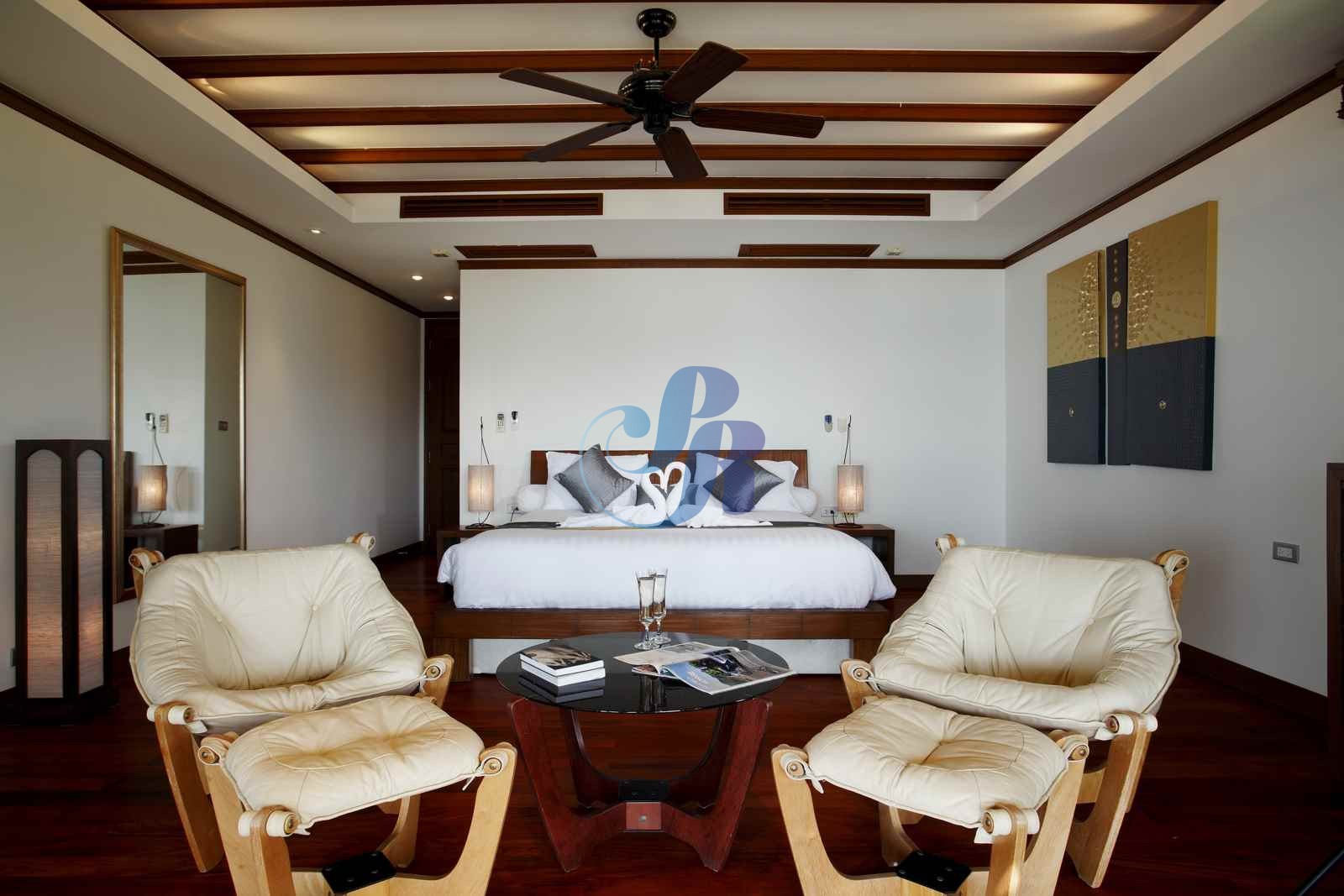 Room-2-004-optim_0_1__WatermarkWyIiLCJjZW50ZXIiLDAsMF0