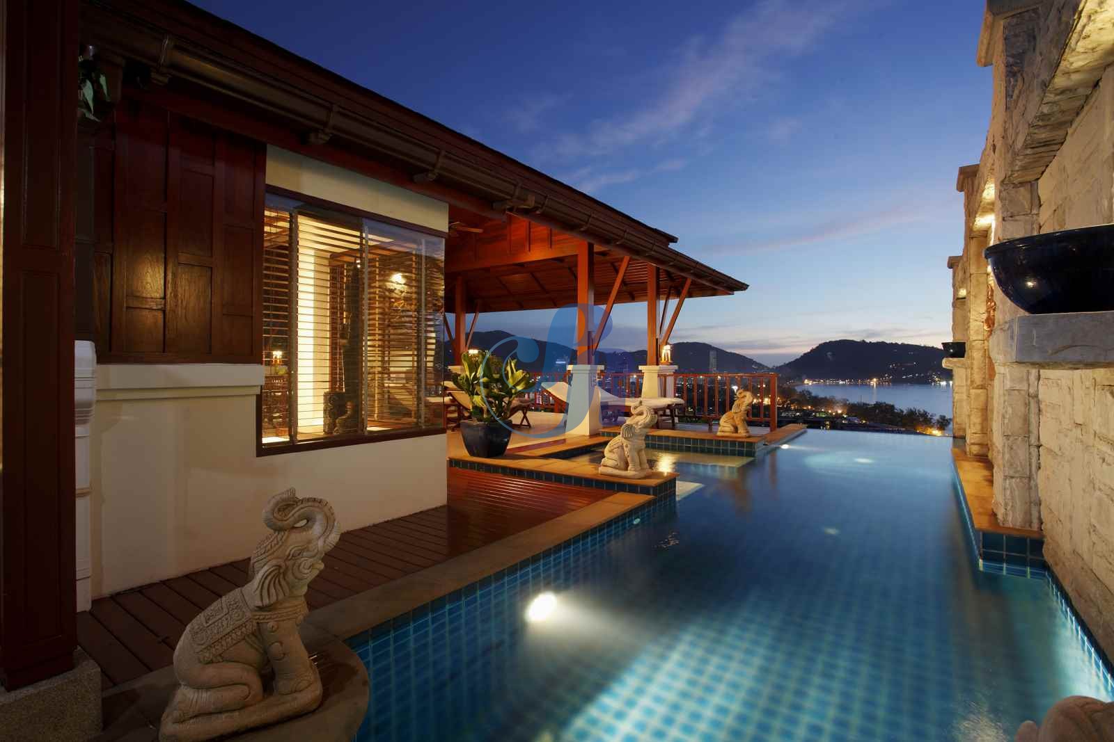 Sunset-Pool-Night-014-optim__WatermarkWyIiLCJjZW50ZXIiLDAsMF0
