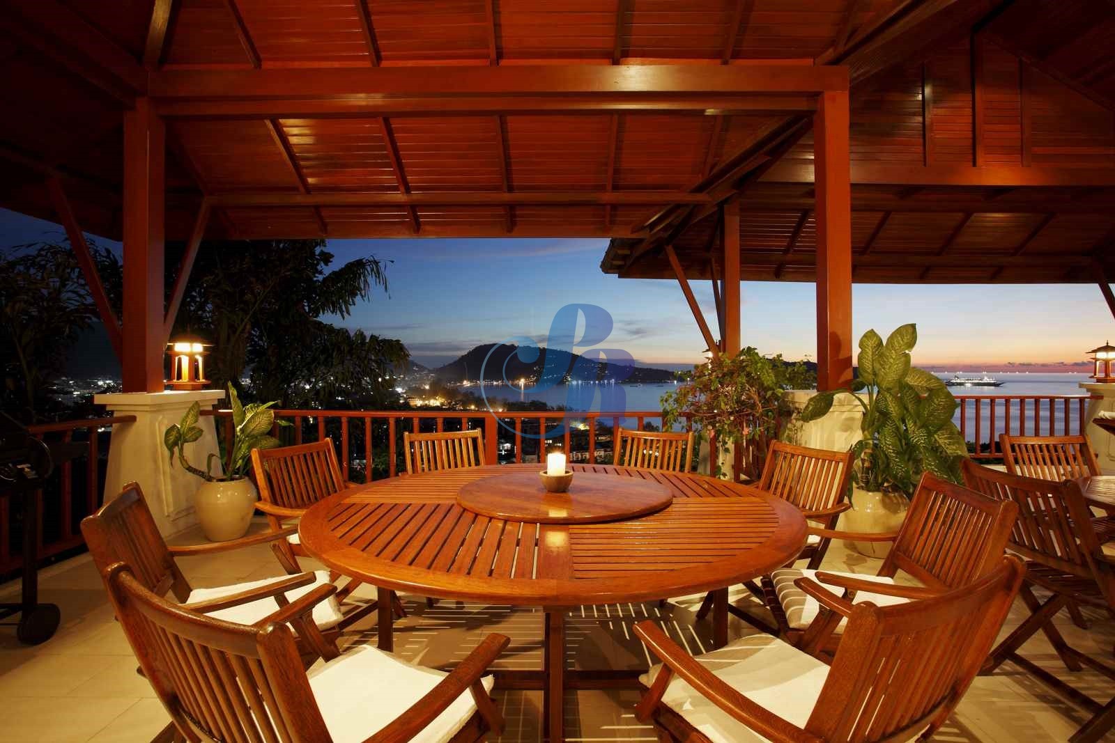 Terrace-004-optim_0_1__WatermarkWyIiLCJjZW50ZXIiLDAsMF0