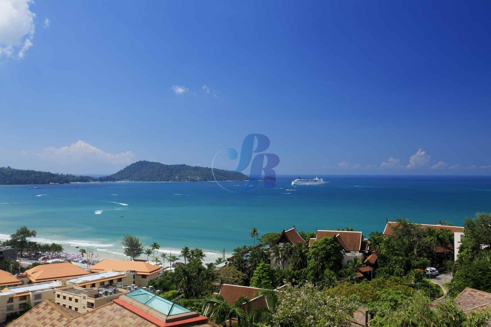 View-Pool-day-003-optim__WatermarkWyIiLCJjZW50ZXIiLDAsMF0