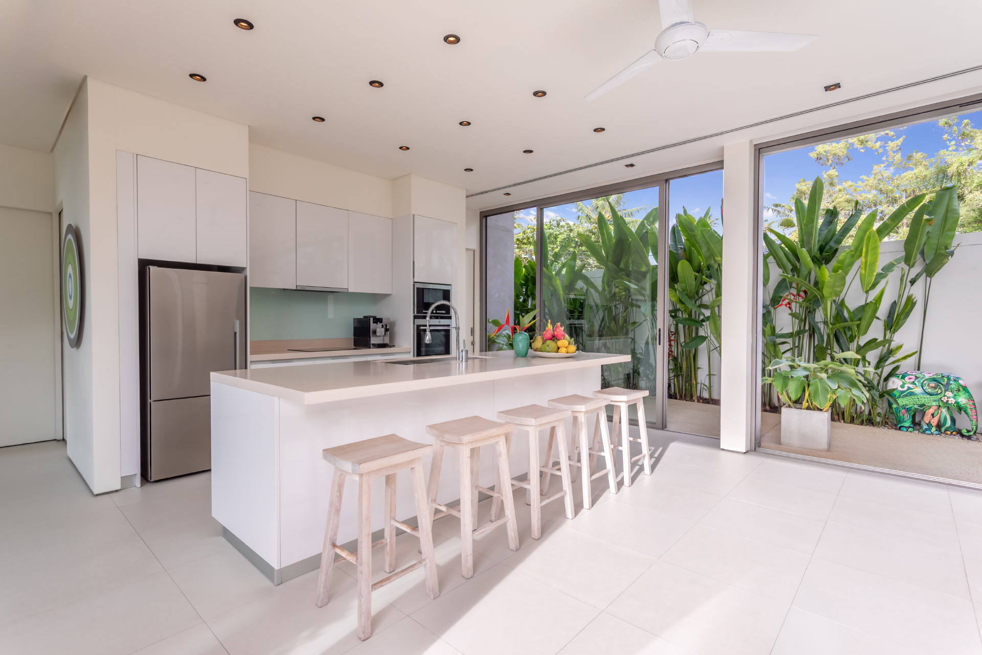 Villa-Aqua-Kitchen-Dining-Area-1