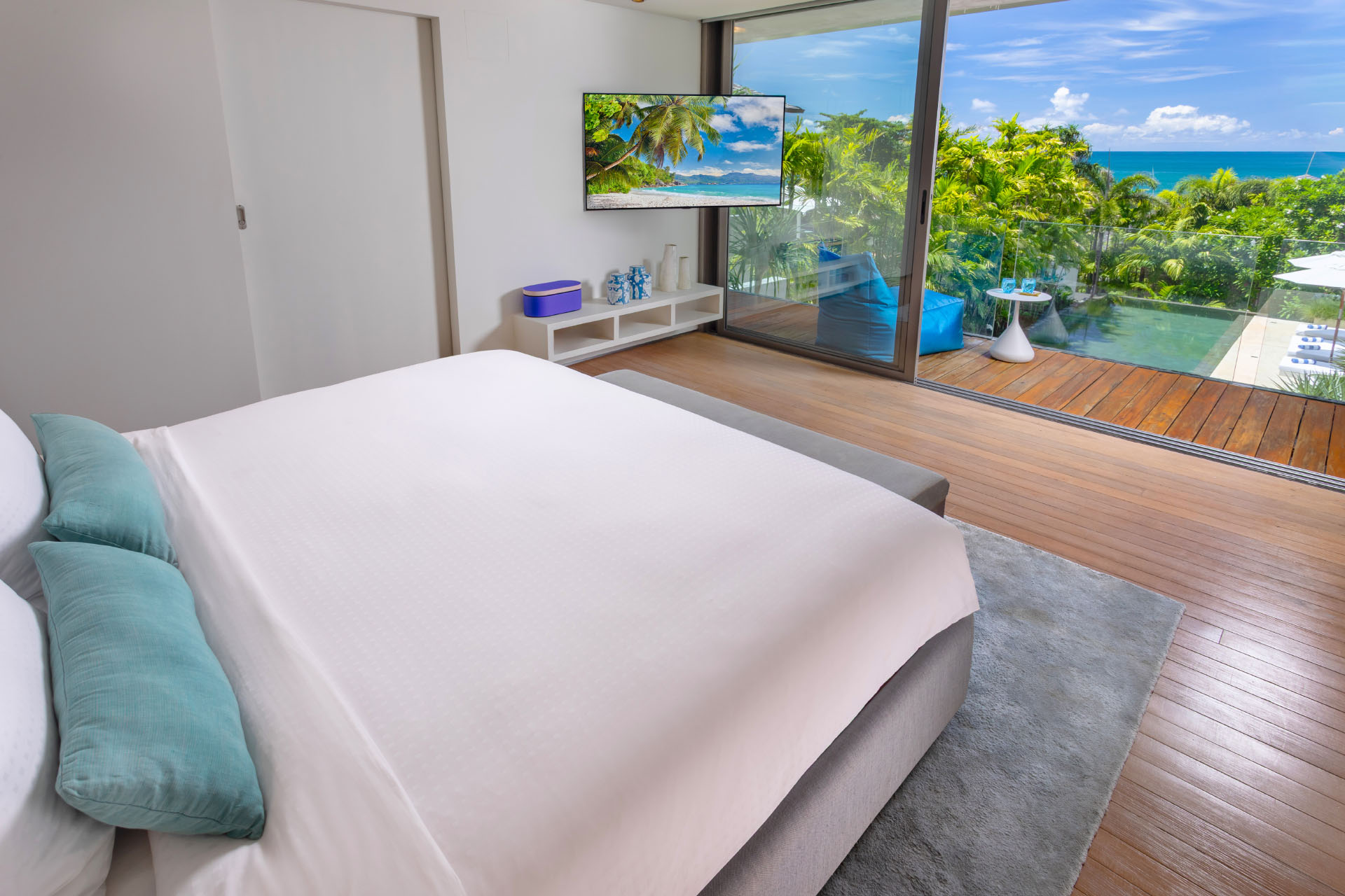 Villa-Aqua-Master-Bedroom-2-1