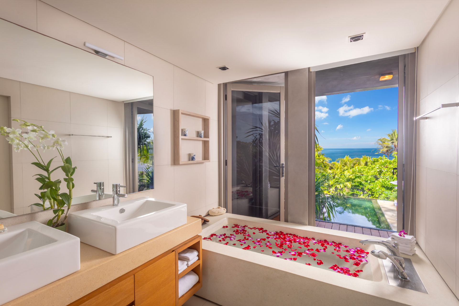 Villa-Aqua-Master-Bedroom-2-3