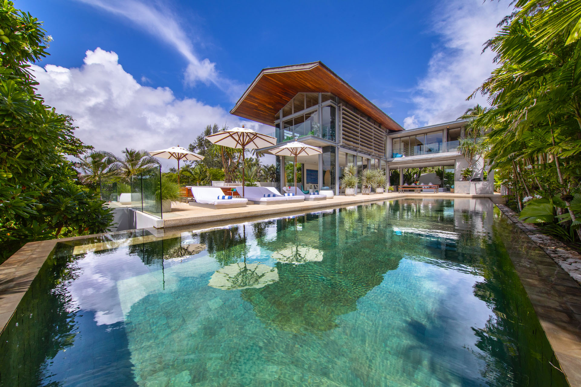 Villa-Aqua-Swimming-Pool-3