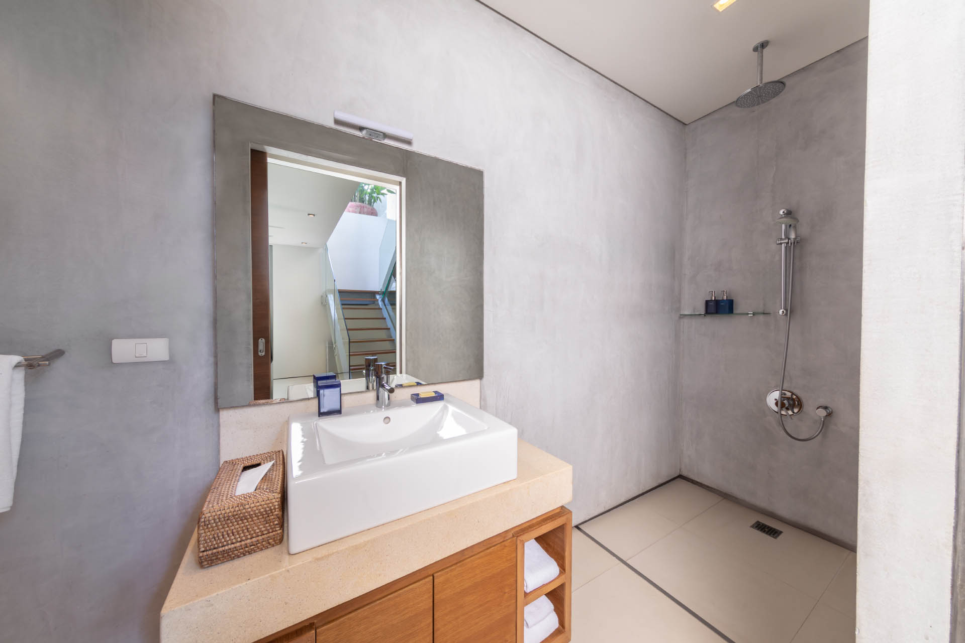 Villa-Roxo-Guest-Bedroom-5-3