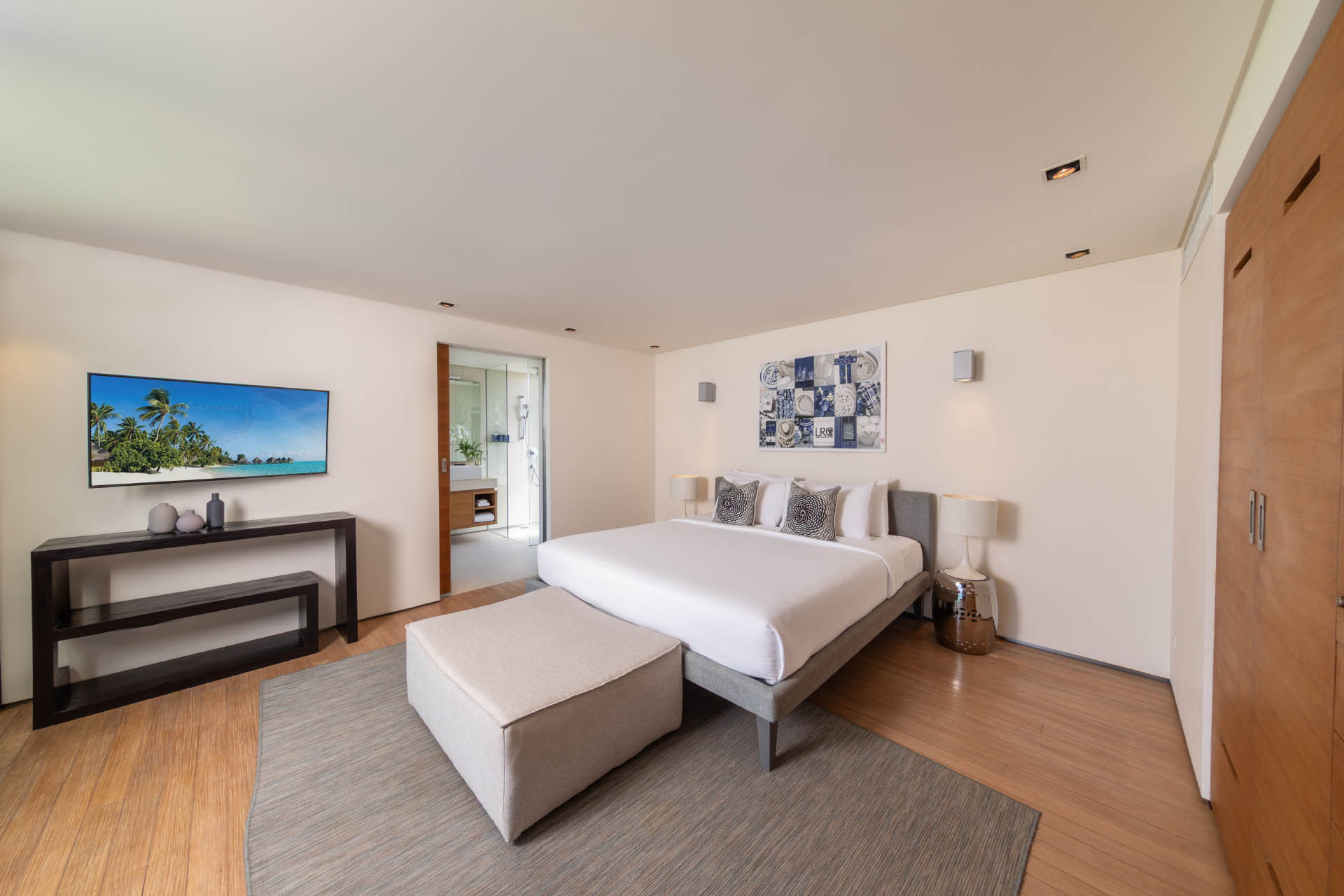 Villa-Roxo-Master-Bedroom-2-1