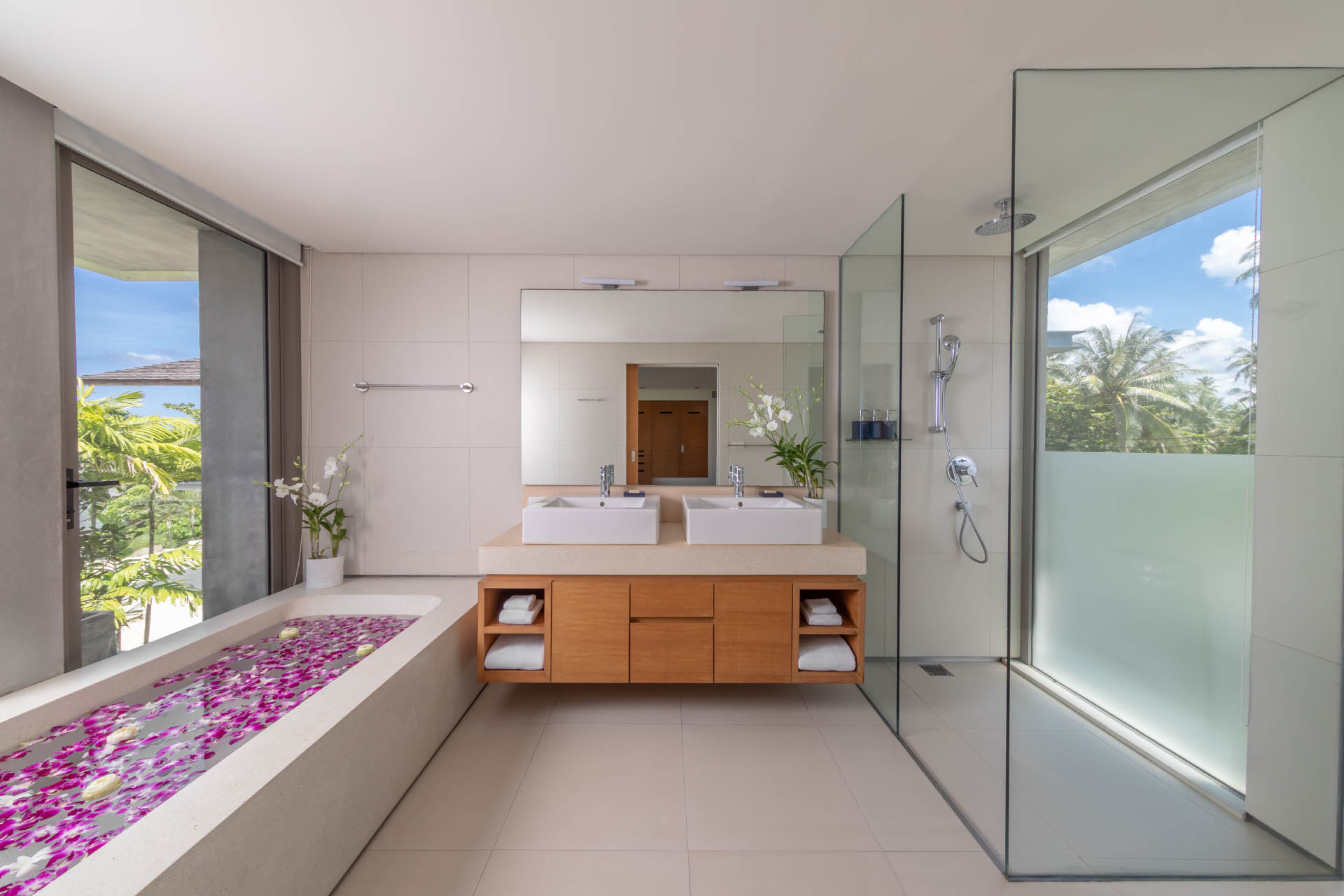 Villa-Roxo-Master-Bedroom-2-3