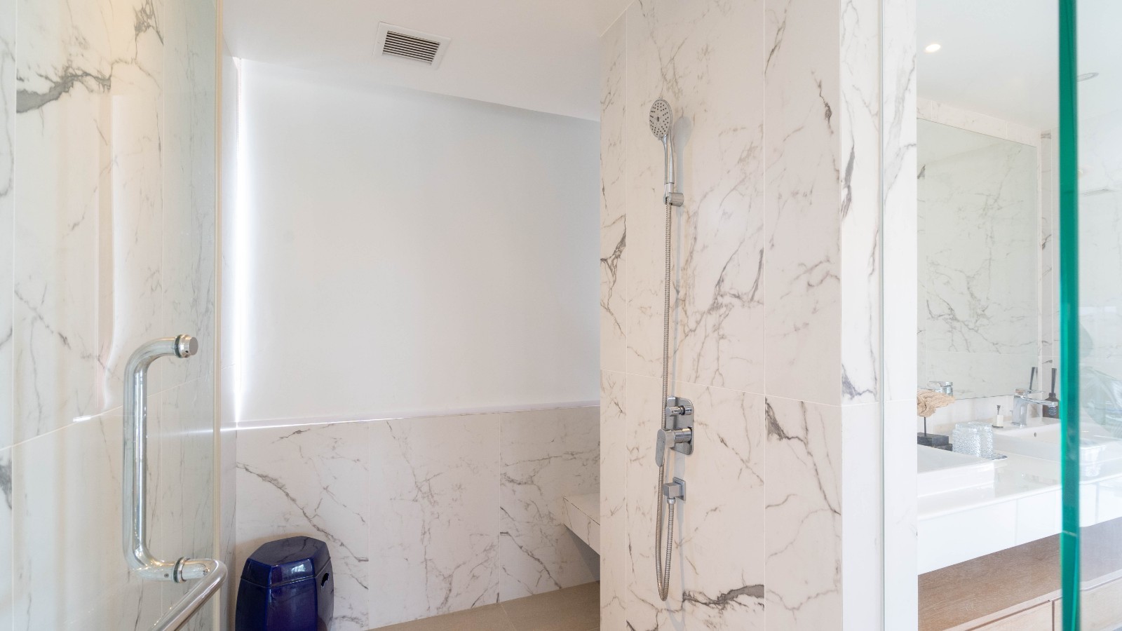 penthouse-skyline-a-30-657bb9eb7f275