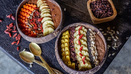 baan-kilee-food-drinks-02-smoothie-bowl-614060b955597
