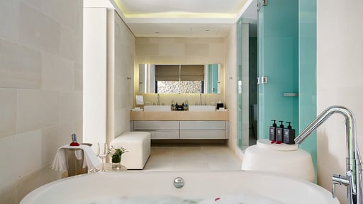 samujana-villa-1-v1-bathroom-interior-1-604b44f6e240c