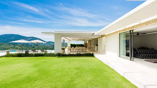 samujana-villa-1-v1-lawn-604b451a08759