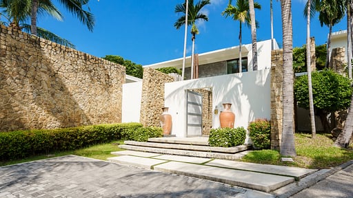 samujana-villa-10-04-v10-main-entrance-5f7c391964092