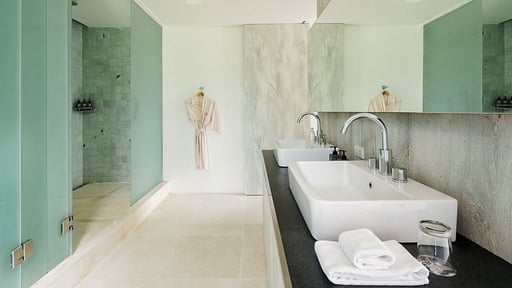 samujana-villa-10-17-v10-bathroom-interior-5f7c36777407d