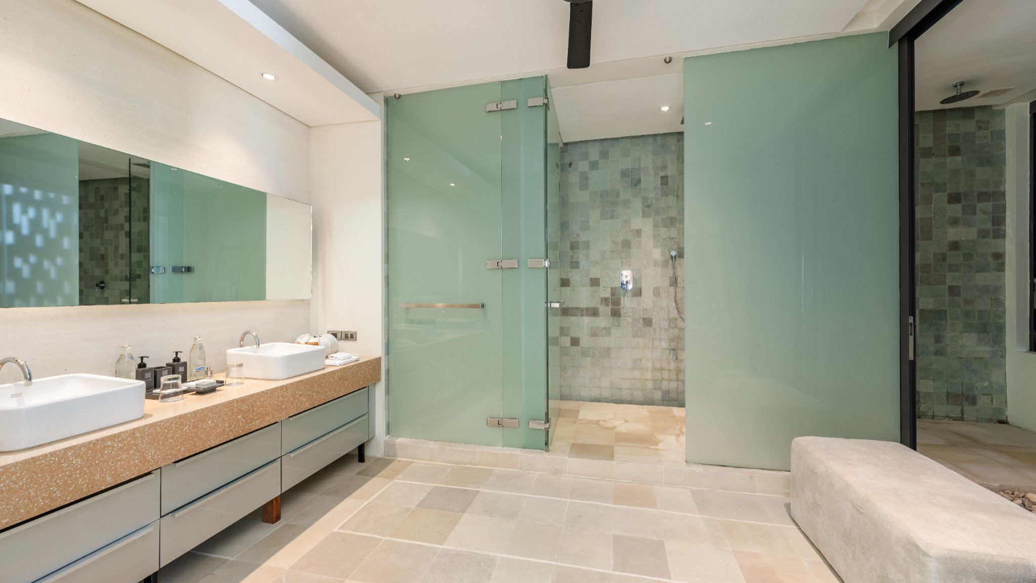 samujana-villa-22-v22-bathroom-1-695f779bdf72f