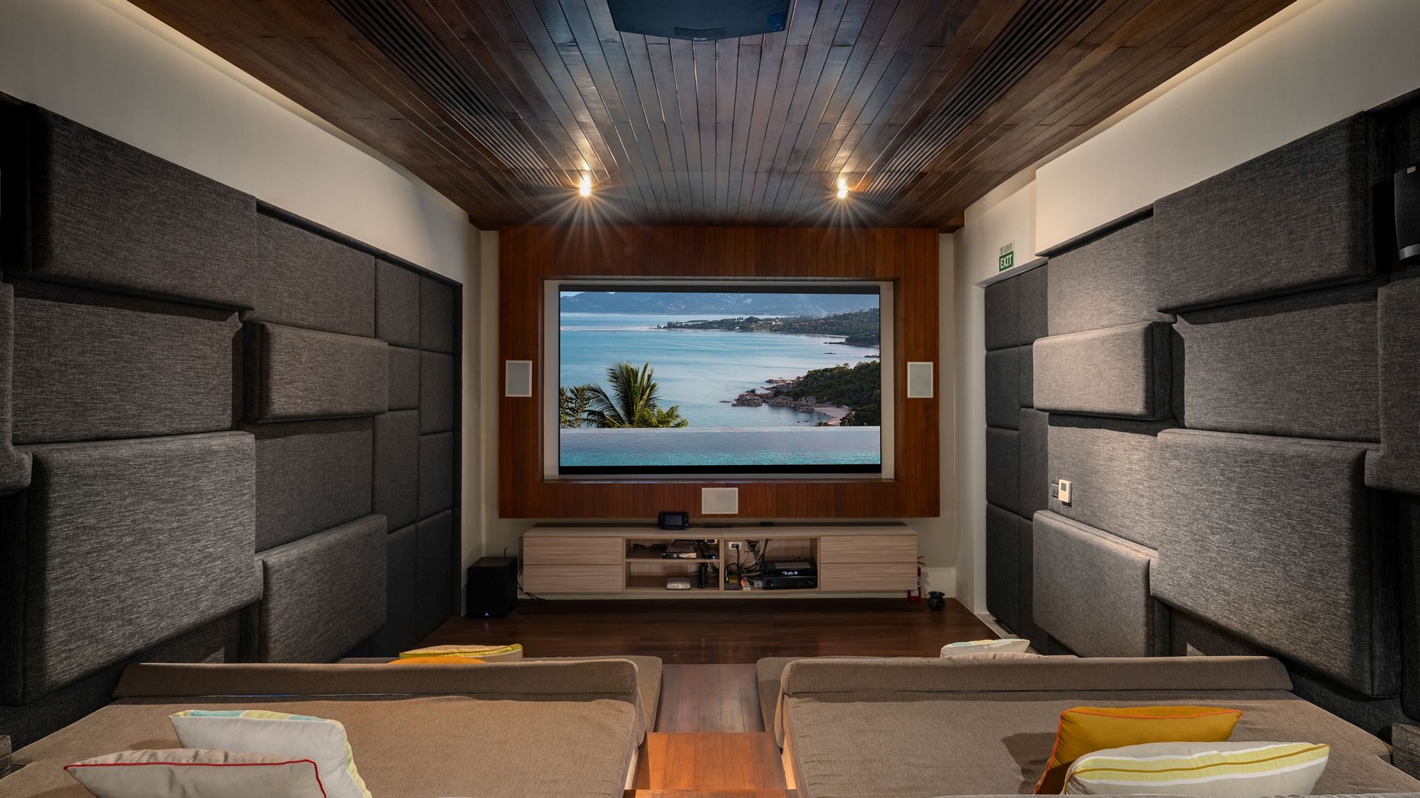 samujana-villa-28-v28-private-cinema-6911a5ab99706